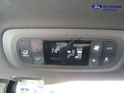 Used 2025 Chrysler Pacifica Limited FWD image 45