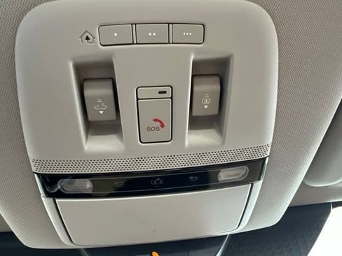 Used 2023 Nissan Ariya FWD image 31