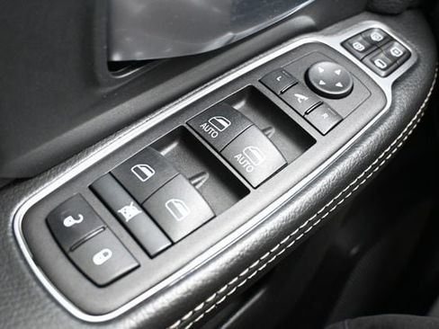 Used 2024 RAM 2500 Big Horn AWD/4WD image 38