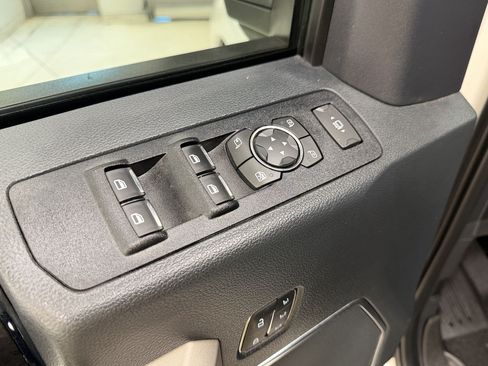 Used 2022 Ford F250 Lariat w/ Lariat Ultimate Package AWD/4WD image 13