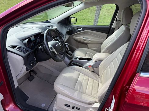 Used 2015 Ford Escape SE w/ Equipment Group 201A image 10