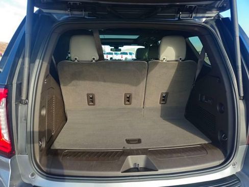 Used 2021 GMC Yukon SLT w/ SLT Premium Package image 23