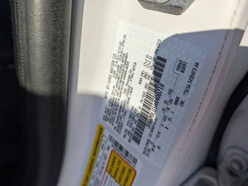 Used 2017 Ford Fusion SE w/ Equipment Group 602A FWD image 38