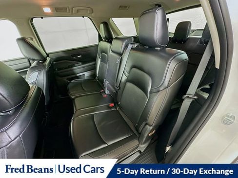 Used 2024 Nissan Pathfinder SL AWD/4WD image 31