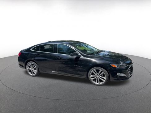 Used 2024 Chevrolet Malibu LT image 2