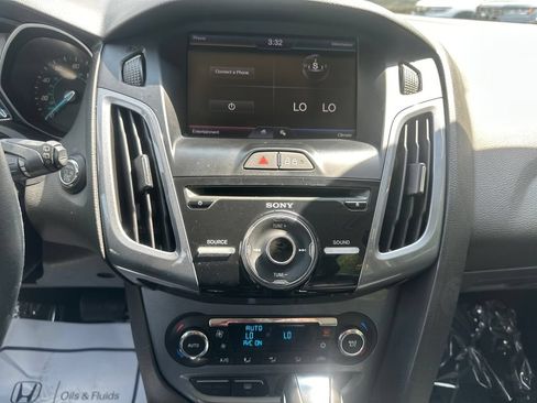 Used 2014 Ford Focus Titanium FWD image 23