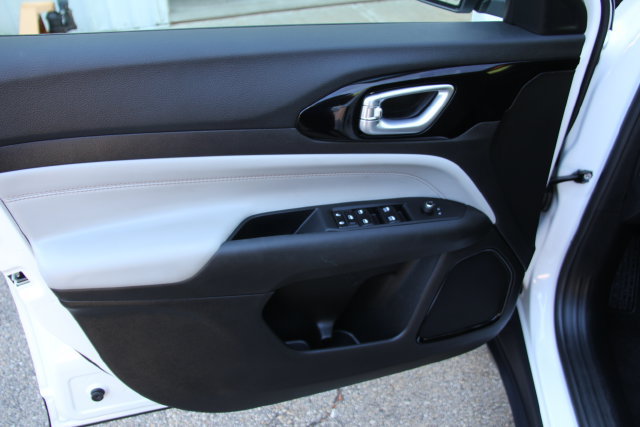 Used 2026 Jeep Compass Limited AWD/4WD image 19