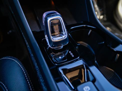 Certified 2026 Volvo XC40 B5 Ultra AWD/4WD image 25