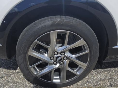 Used 2025 Cadillac Optiq Luxury 2 w/ LPO, Floor Liner Package AWD/4WD image 8