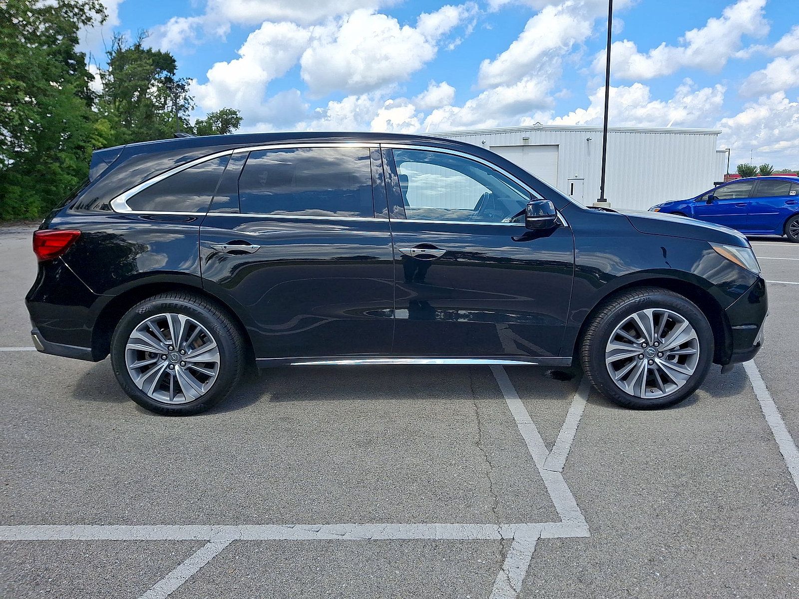 Used 2017 Acura MDX w/ Technology Package AWD/4WD image 26