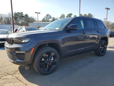 New 2025 Jeep Grand Cherokee Limited image 3