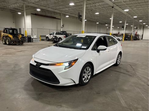 Used 2024 Toyota Corolla LE FWD image 3