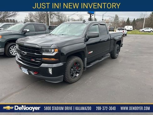 Used 2017 Chevrolet Silverado 1500 LT w/ Midnight Edition image 1