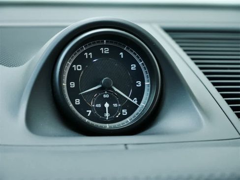 Used 2023 Porsche Macan Turbo image 23