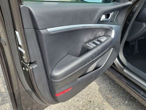 Used 2025 Genesis G70 2.5T AWD/4WD image 17