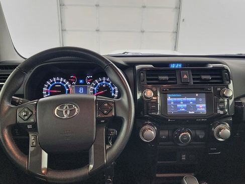 Used 2017 Toyota 4Runner TRD Off-Road Premium image 12