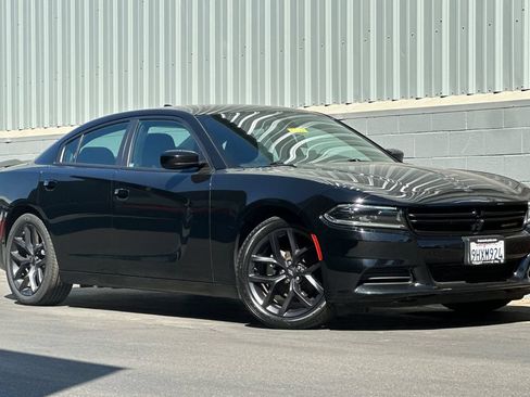 Used 2023 Dodge Charger SXT w/ Blacktop Package RWD image 2