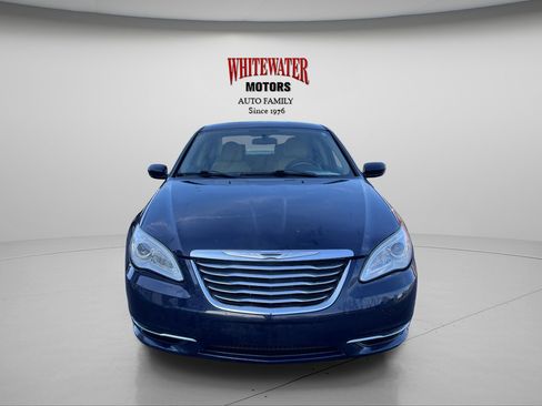Used 2014 Chrysler 200 Touring image 2