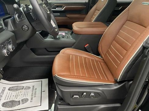 Used 2025 GMC Sierra 1500 Denali Ultimate image 10