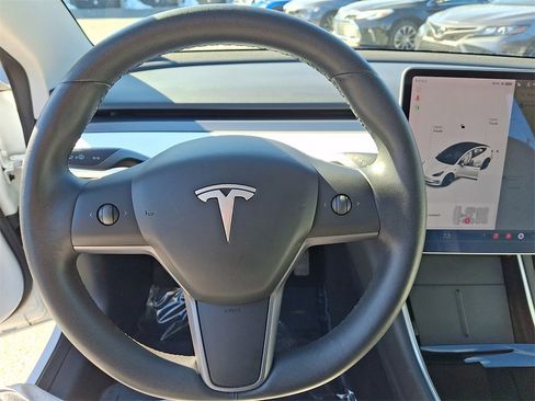 Used 2020 Tesla Model 3 Standard Range Plus image 21