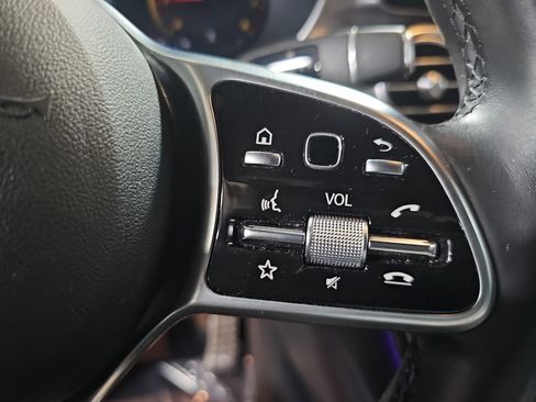 Used 2022 Mercedes-Benz GLC 300 4MATIC image 21