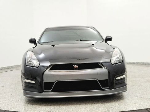 Used 2014 Nissan GT-R Premium image 8