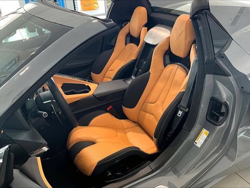 Used 2024 Chevrolet Corvette Stingray Preferred Conv w/ Z51 Performance Package RWD image 24