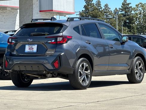 Used 2025 Subaru Crosstrek 2.0i Premium w/ Crosstrek Mirror Package AWD/4WD image 3