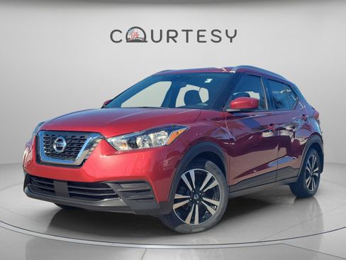 Certified 2020 Nissan Kicks SV image 1