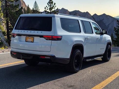 Used 2024 Jeep Wagoneer L 4WD image 7