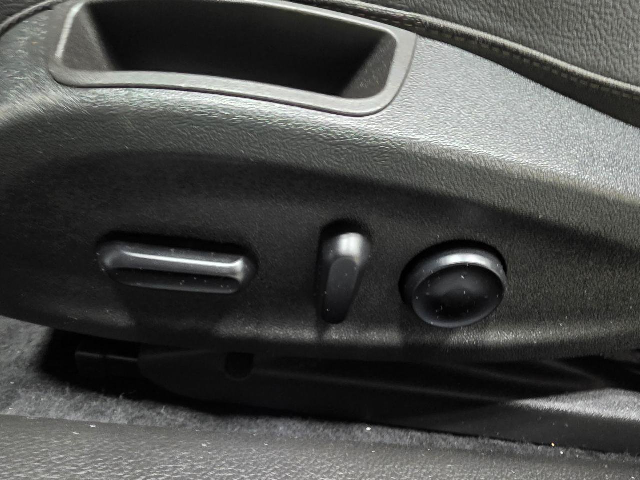 Used 2019 Buick Cascada Premium FWD image 22