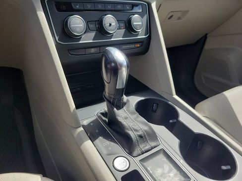 Used 2021 Volkswagen Atlas SE FWD image 24