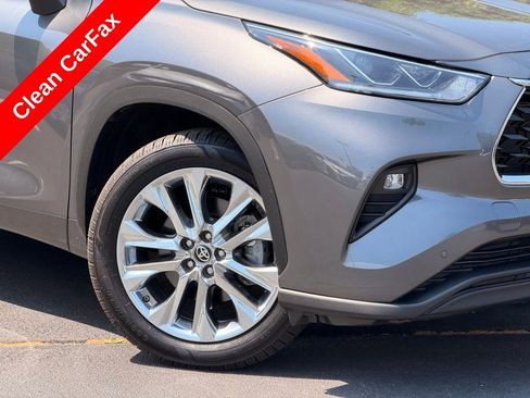 Used 2023 Toyota Highlander Limited FWD image 5