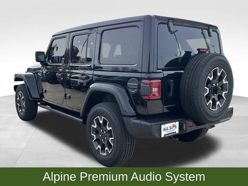 Used 2025 Jeep Wrangler Sahara image 5