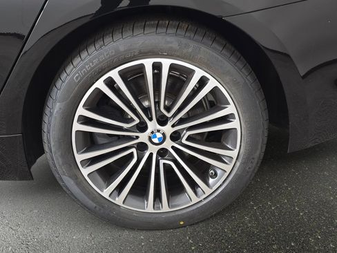 Used 2018 BMW 530i xDrive AWD/4WD image 38
