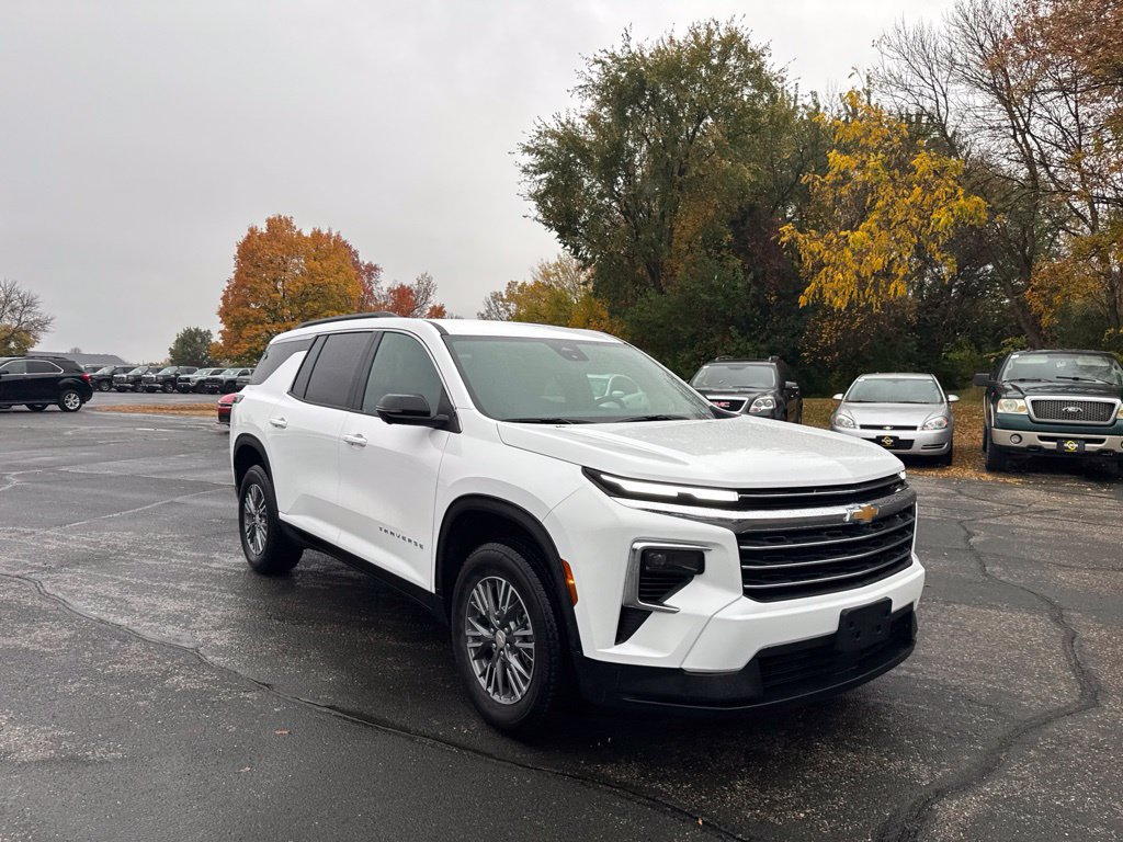 Used 2026 Chevrolet Traverse LT w/ Driver Confidence Package AWD/4WD image 7