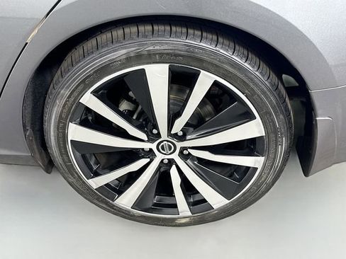 Used 2019 Nissan Altima 2.5 SR w/ SR Premium Package FWD image 29