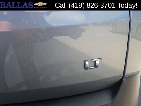 Certified 2023 Chevrolet Traverse LT FWD image 30