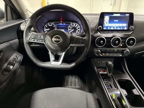 Used 2024 Nissan Sentra SV FWD image 11