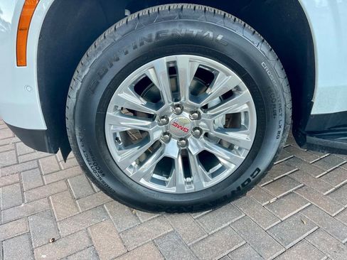 Used 2025 GMC Yukon Denali image 10