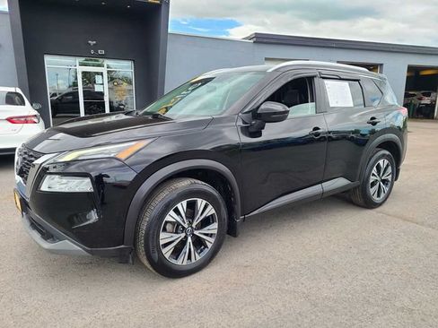 Used 2022 Nissan Rogue SV w/ SV Premium Package AWD/4WD image 2