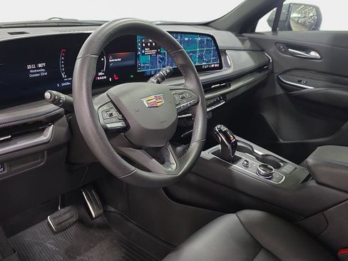 Used 2025 Cadillac XT4 Sport image 18