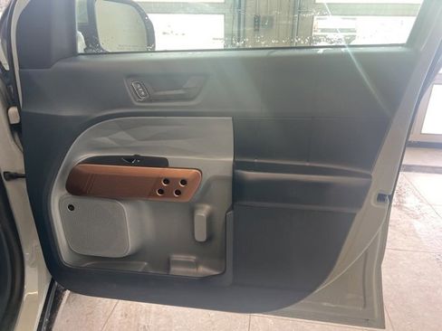 Used 2022 Ford Maverick Lariat w/ Lariat Luxury Package image 10