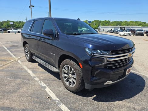 Used 2021 Chevrolet Tahoe LT w/ Rear Media and Nav Package AWD/4WD image 3