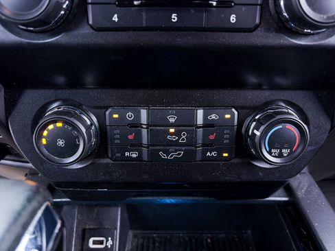 Used 2019 Ford F150 XLT w/ Equipment Group 302A Luxury AWD/4WD image 18