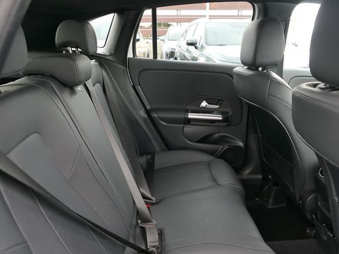 Used 2025 Mercedes-Benz GLA 250 image 22