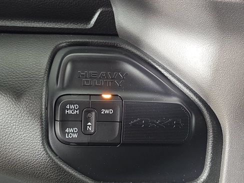 Used 2024 RAM 2500 Big Horn AWD/4WD image 30