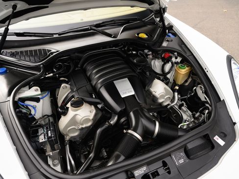 Used 2015 Porsche Panamera 4 image 11