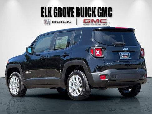Used 2023 Jeep Renegade Latitude AWD/4WD image 6