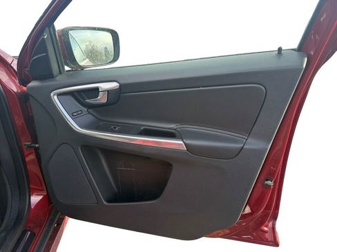 Used 2016 Volvo XC60 T5 Premier image 7